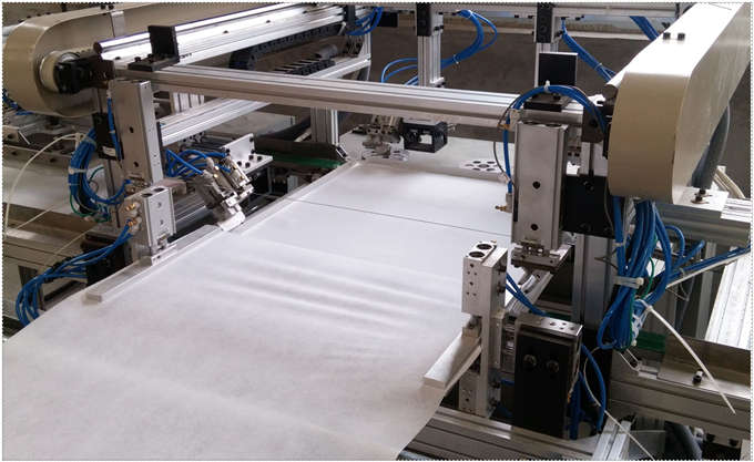 自動(dòng)貼布機(jī)